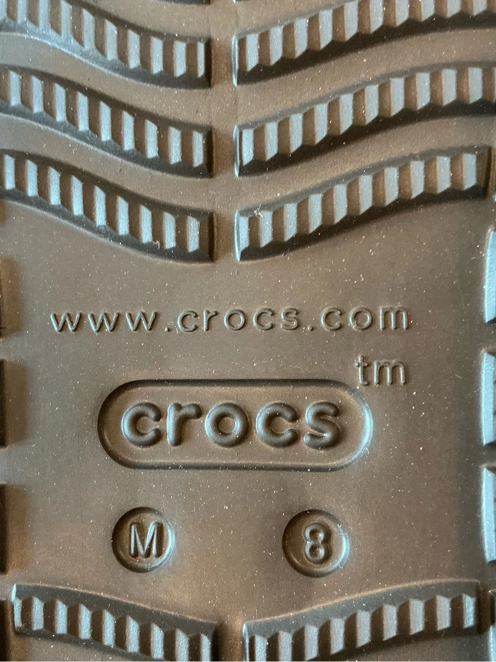 CROCS Brown Gray LiteRide Flip Flop Sandals men’s size 8